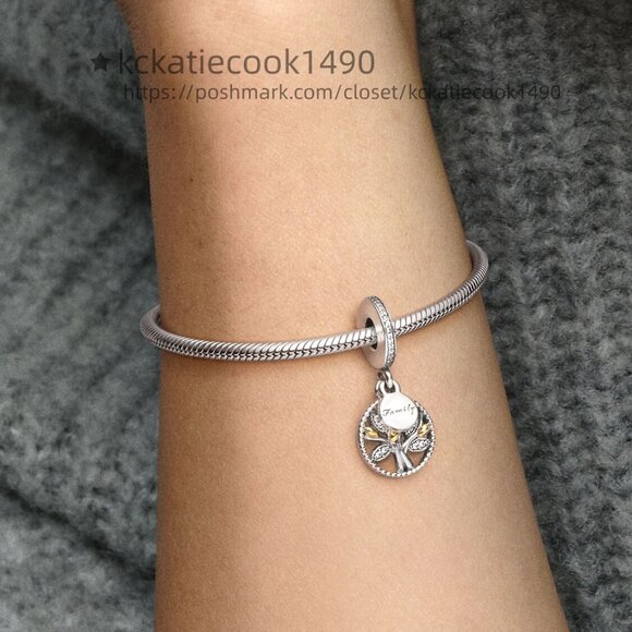 Pandora Sparkling Family Tree Dangle Charm - Picture 5 of 6